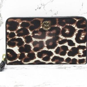 Rare Tory Burch Robinson Snow Leopard Wallet - NWT🐆🐆🐆🐆
